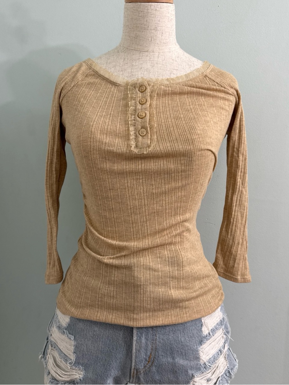Y2K GUESS Heather Beige Henley Top Small